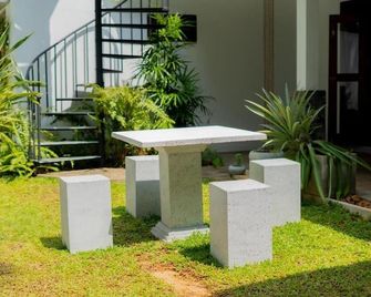 Ashlar Villa - Galle - Patio