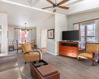 PVC at Roundhouse Resort - Pinetop-Lakeside - Living room