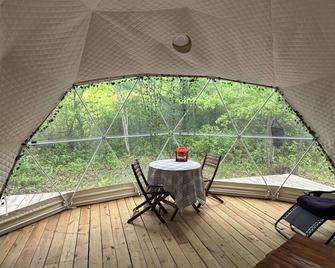 Adorable, private GeoDesic Dome in Siren - Siren - Balcón