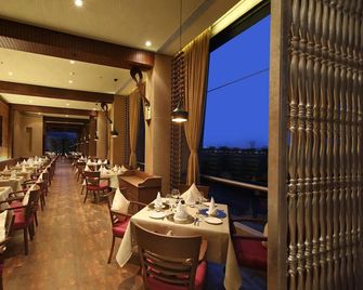 Fortune Select Sg Highway, Ahmedabad - Member Itc Hotels' Group - Ahmedabad - Restaurante
