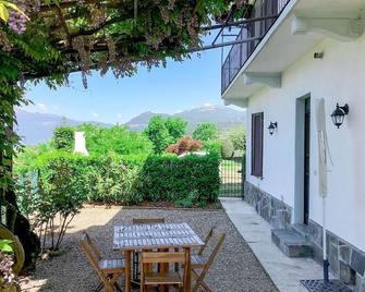 Apartment Allegra by Interhome - Luino - Innenhof