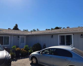 Charming 3-bedroom house in quaint El Monte with WiFi, AC - El Monte