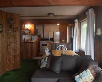 Check Out This Darling, Comfortable & Treasured Family Getaway Since 1979 + View - Deer Harbor - Living room
