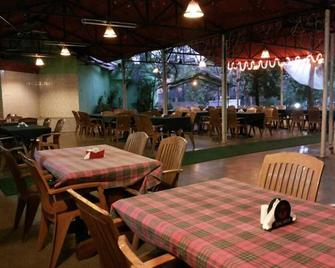 The Sincro Hotel - Margao - Restaurante