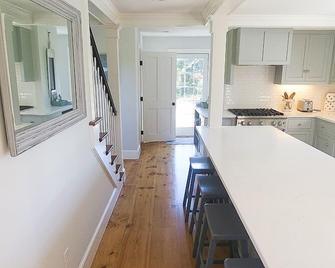 School Street In The Old Village!! Charming, New Construction With Attention To Detail! - Chatham - Kitchen