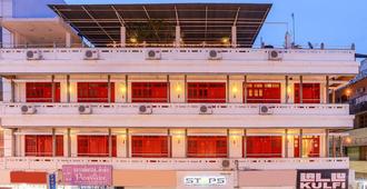 Itsy By Treebo - Red Lotus Heritage With Roadside View - Pondicherry