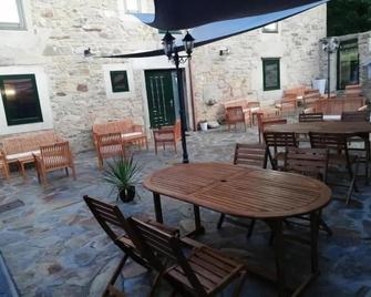 Hosteria Calixtino - Palas del Rey - Patio