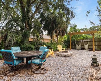 Welcome to the Jungle - suite 5 mins from the beach! - Navarre Beach - Patio
