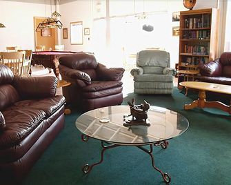 Executive House Suites Hotel & Conference Centre - High Level - Lounge