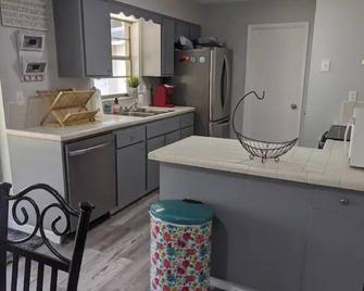 Come relax in a charming small town! - Chiefland - Cocina