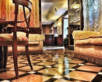 Hotel Cilicia - Rome - Lobby