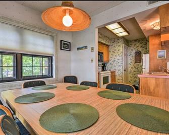 كوزي بوكونو ماونتن إيسكايب - ليك هارمونى - غرفة طعام