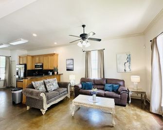 Villa 1 - Hammond - Living room