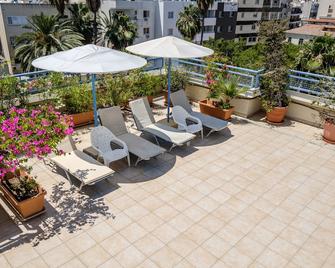Atrium Zenon Hotel Apartments - Larnaca - Balcony