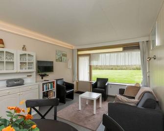 Attractive apartment near Vlissingen beach - Vlissingen - Living room