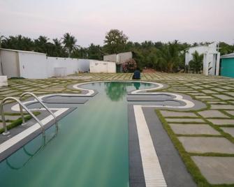 Thamarai Resort - Pondicherry - Pool