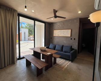 New Studio p-3, alberca, cenotes y Playa Xcacel - Chemuyil - Living room