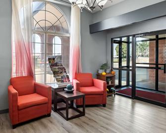 Econo Lodge - Kennett - Lobby