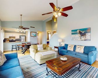 Seahorse Villa | Remodeled Beach Home | Pool & Gulf-View Deck - Port Aransas - Sala de estar