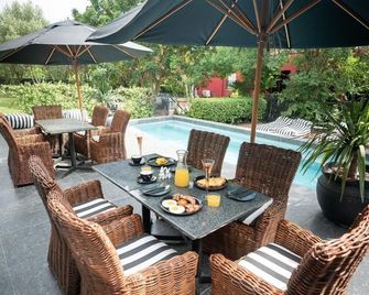 Ruby Rose - Riebeek-Kasteel - Innenhof