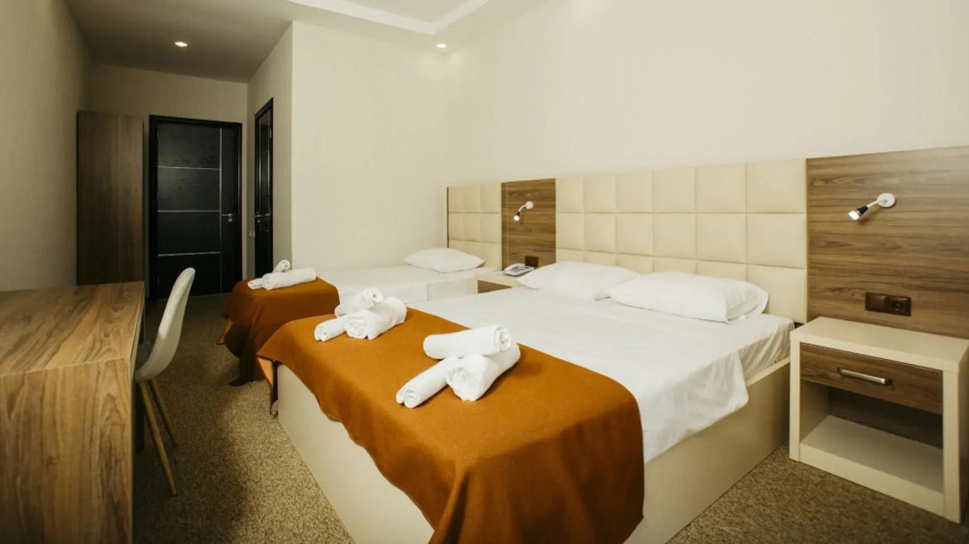 City Hotel