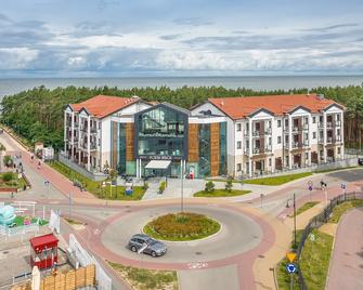 Apartamenty Sun & Snow Continental - Krynica Morska - Budynek