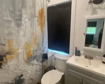 The Artist’s Loft- Peaceful 1-Bedroom Apartment In Lovely Red Hook With Ac, Wifi - Red Hook