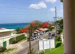 Silver View Apartments - St. George's - Patio