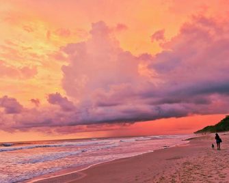 habitat surf glamp - Cobano - Strand