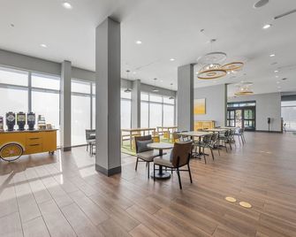 Spark by Hilton Garland Dallas East - Garland - Lobby