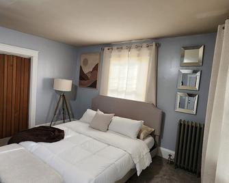 Spacious luxury 3 bedroom apartment - Worcester - Bedroom