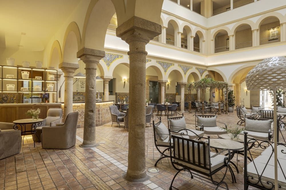 هوتل إيلونيون ميريدا بالاس