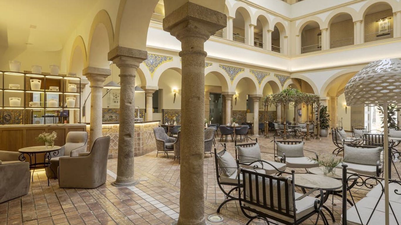 هوتل إيلونيون ميريدا بالاس