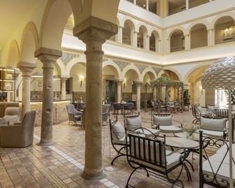 Hotel Ilunion Mérida Palace - เมรีดา - ล็อบบี้