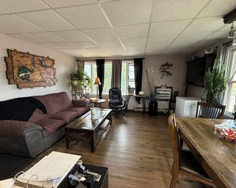 Hotel O Bel Aire Chamberlain Sd I 90 - Chamberlain - Sala de estar