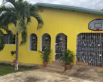 Treaysures - Santa Cruz - Edificio