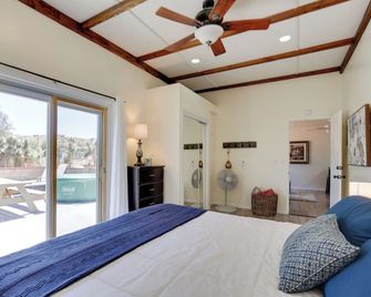 California Vacation Rental With Hot Tub - Yucca Valley - Ložnice