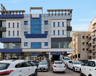 Super Capital O Rudra Grand Near Kondapur x Road - Hyderabad - Edificio