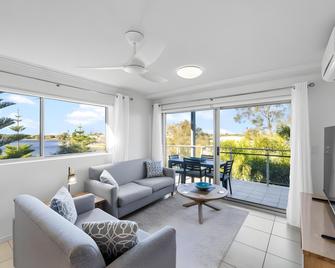 Saltwater on the Peninsula - Birtinya - Living room