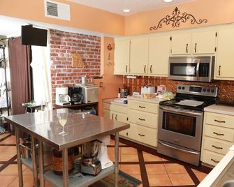 Woodstock Inn Bed & Breakfast - Independence - Cocina