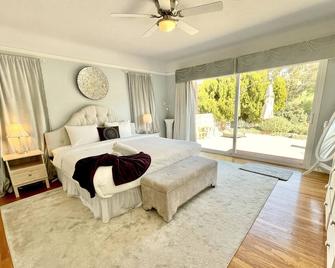 La'Oasis with views, 2000 sqft house, large yard - Whittier - Bedroom