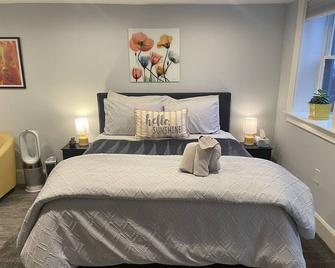Lovely studio walk to Wellesley and Babson College - Wellesley - Bedroom