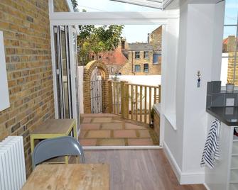 A Happy House in Margate - Margate - Balcony
