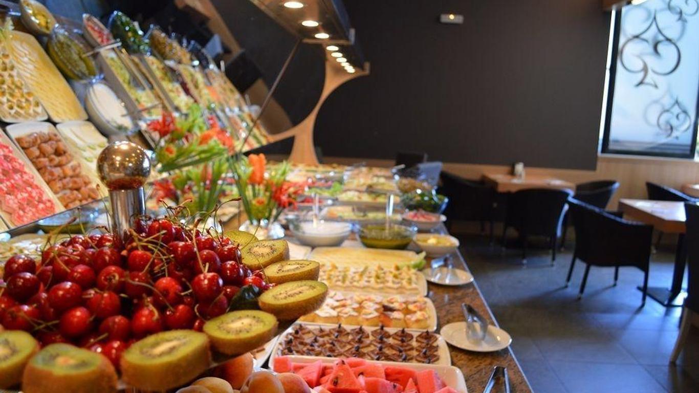 Platinum Casino & Hotel