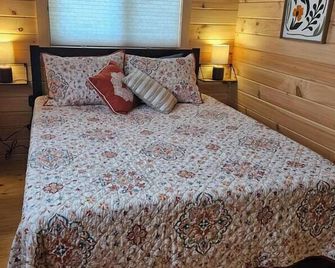 Mulberry Secluded Cabin at Lost Trails - Madison - Slaapkamer