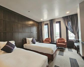 Family Boutique Hotel - ויינטיאן