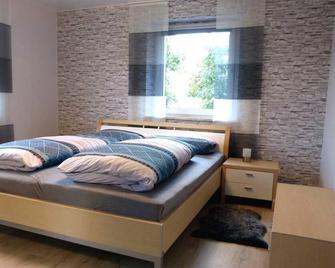 Neue Ferienwohnung für 2 Personen mit Grillmöglichkeit - Königstein - Bedroom