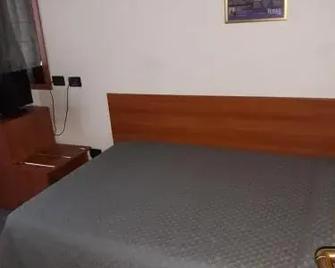 Adelphi Room & Breakfast - Ferrara - Bedroom