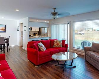 Ah-D113 Newly Remodeled First Floor Cond - Port Aransas - Living room