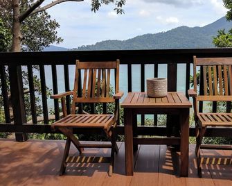 Cashewnut Cove - Ko Lipe - Balkong